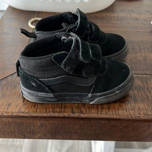Toddler boy vans size 7. All black